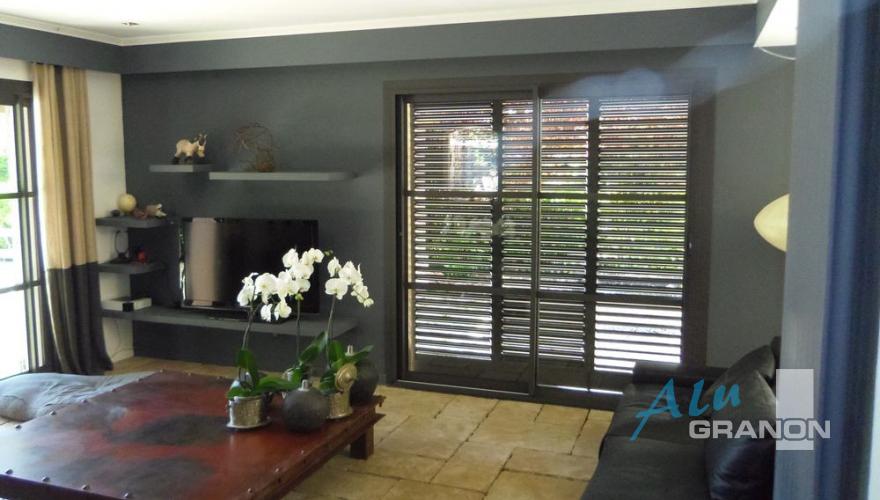 The aluminum shutters NOTEAL